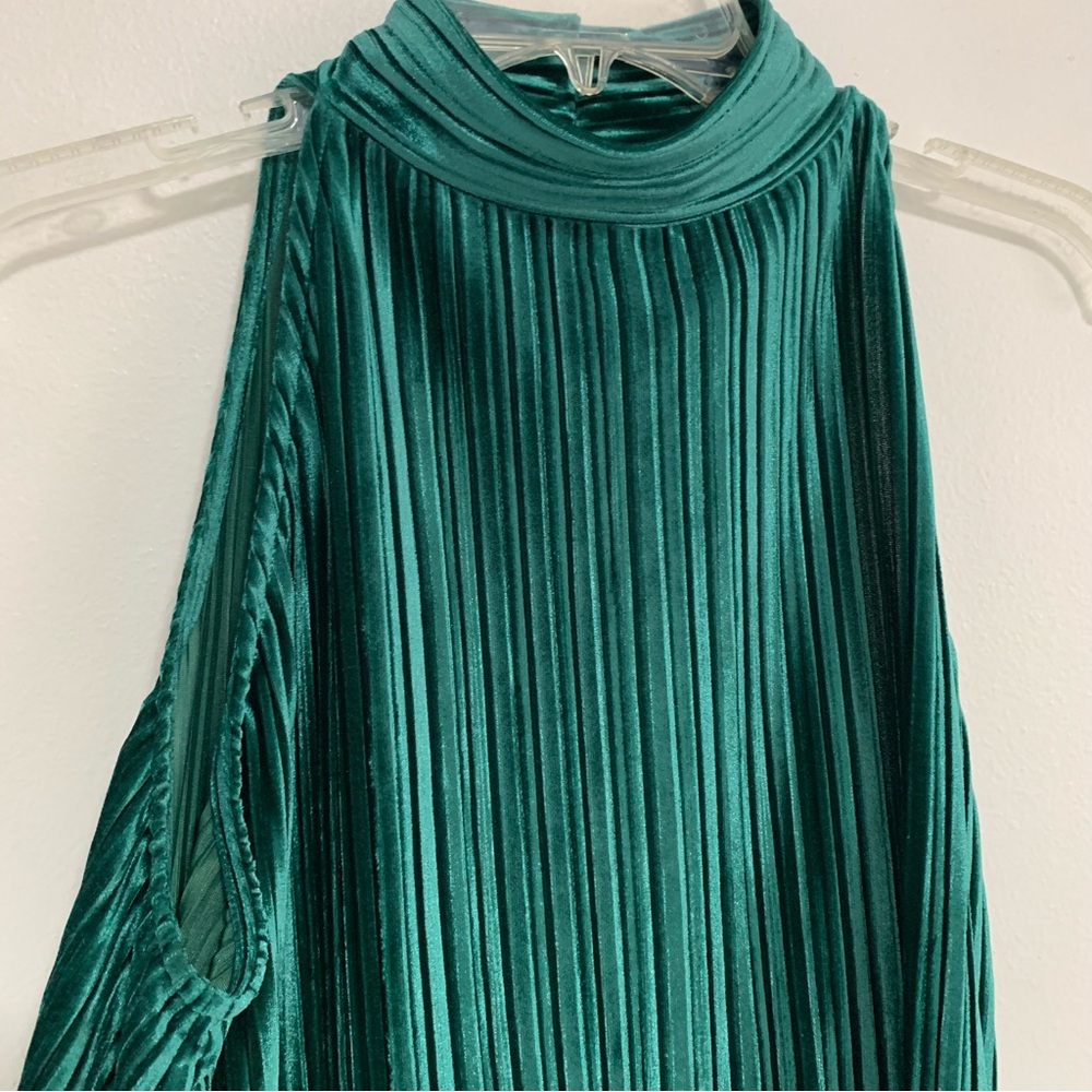 ON 34TH Green Velvet Sleeveless Top, tank top emerald green, mock turtleneck